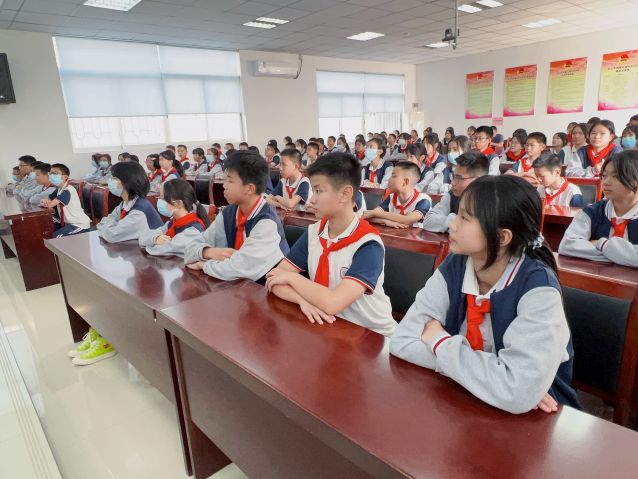 三鄉(xiāng)鎮(zhèn)開展“上好開學(xué)第一課，師生共筑‘防毒墻’”活動(dòng)圖片1.JPG