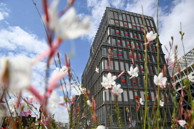 這是7月23日拍攝的巴黎奧運村內(nèi)中國體育代表團(tuán)成員居住的公寓。新華社圖